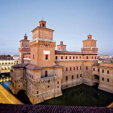 Ferrara Center - Luxury Apartment In Medieval Area With Wi-Fi Exterior foto