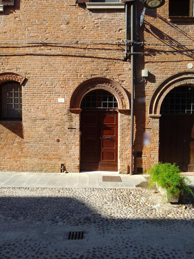 Ferrara Center - Luxury Apartment In Medieval Area With Wi-Fi Exterior foto